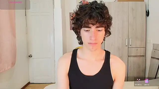 Nude Boy18 online show from 11.17.25