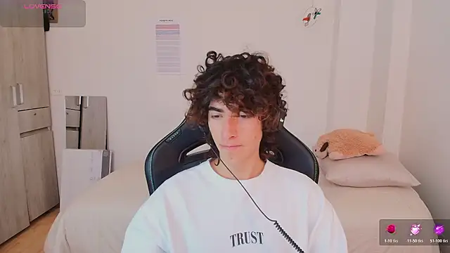 Nude Boy18 online show from 02.17.26