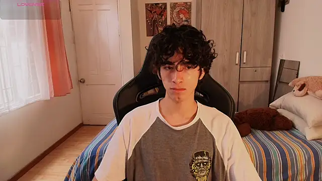 Nude Boy18 online show from 04.13.26