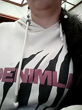 Aisha manzur online show from 12.05.25