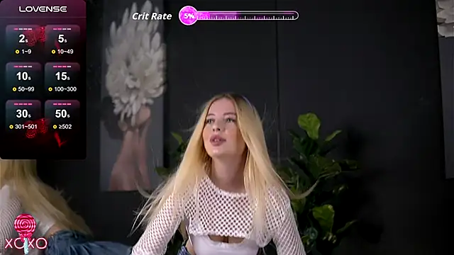 Snapshot of SerenaNoir chatting on 10.04.25 SerenaNoir online show from 10.04.25
