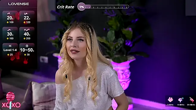 Snapshot of SerenaNoir chatting on 10.11.25 SerenaNoir online show from 10.11.25
