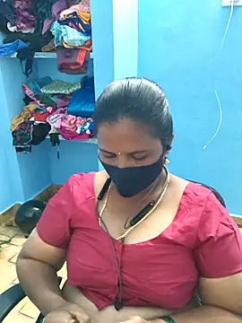 Snapshot of Tamil_Sweety chatting on 09.11.25 Tamil Sweety online show from 09.11.25
