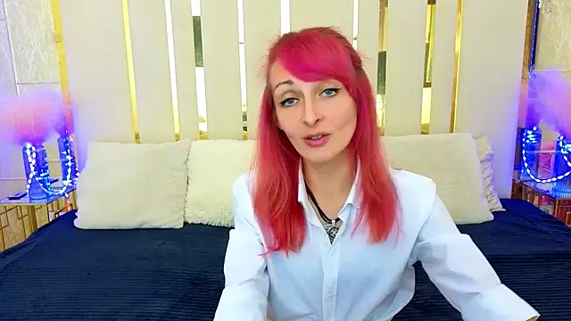 Snapshot of BrandyBloom chatting on 10.26.25 BrandyBloom online show from 10.26.25
