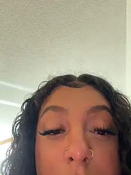 Snapshot of allybluee777 chatting on 11.13.25 allybluee777 online show from 11.13.25