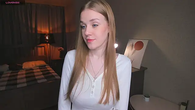 OdellaFrake online show from 11.06.25