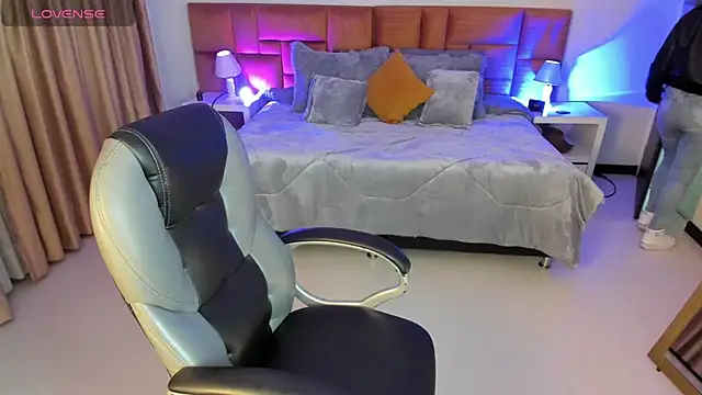 Catti Brie online show from 09.10.25