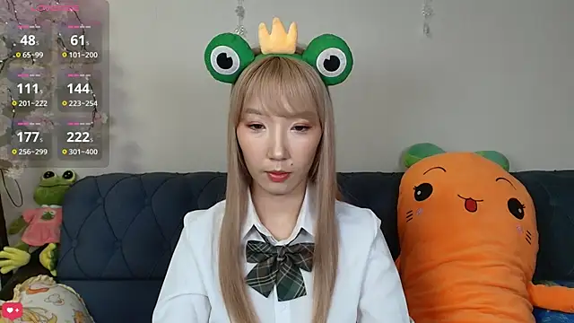 Snapshot of Yume_ko chatting on 04.10.26 Yume ko online show from 04.10.26