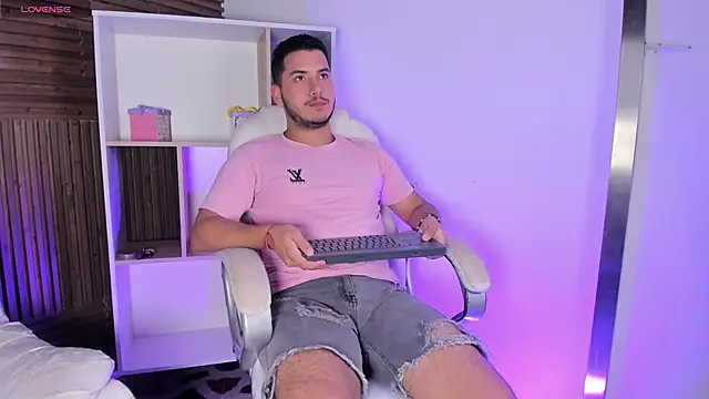 Axel grey  online show from 11.05.25