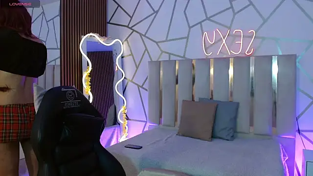 CYRUS TAY online show from 12.17.25