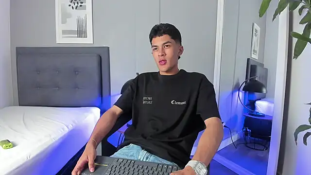 Tylerffoxx online show from 09.23.25