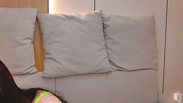 Elizabeth Meyer online show from 04.06.26