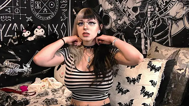 Snapshot of Paige_Turner chatting on 03.14.26 Paige Turner online show from 03.14.26