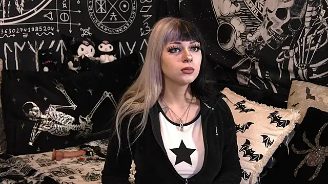 Snapshot of Paige_Turner chatting on 03.25.26 Paige Turner online show from 03.25.26