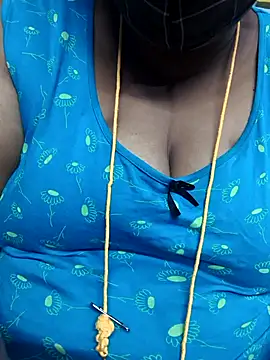 Snapshot of TAMIL_ELAKKIYA chatting on 09.20.25 TAMIL ELAKKIYA online show from 09.20.25