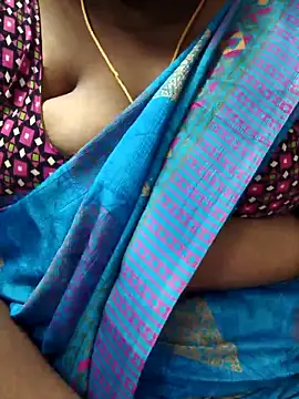 Snapshot of TAMIL_ELAKKIYA chatting on 10.07.25 TAMIL ELAKKIYA online show from 10.07.25