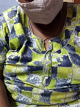 Snapshot of TAMIL_ELAKKIYA chatting on 11.21.25 TAMIL ELAKKIYA online show from 11.21.25