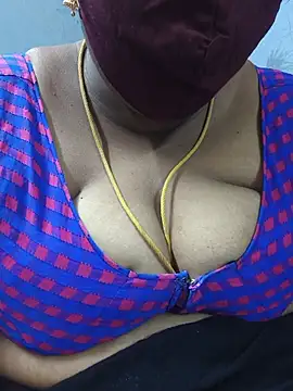 Snapshot of TAMIL_ELAKKIYA chatting on 06.17.26 TAMIL ELAKKIYA online show from 06.17.26