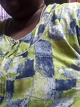 Snapshot of TAMIL_ELAKKIYA chatting on 06.18.26 TAMIL ELAKKIYA online show from 06.18.26