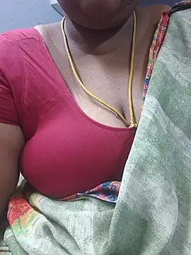 Snapshot of TAMIL_ELAKKIYA chatting on 06.22.26 TAMIL ELAKKIYA online show from 06.22.26
