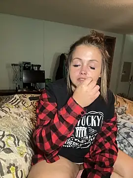 JuicyExxxperience online show from 10.15.25