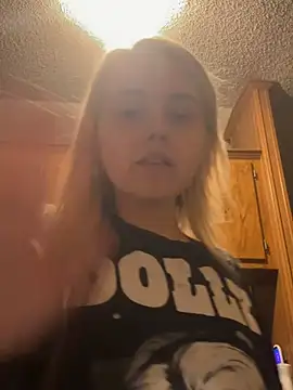 JuicyExxxperience online show from 02.15.26