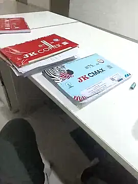 Snapshot of hotboy43339 chatting on 09.10.25 hotboy43339 online show from 09.10.25