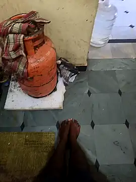 Snapshot of hotboy43339 chatting on 09.22.25 hotboy43339 online show from 09.22.25