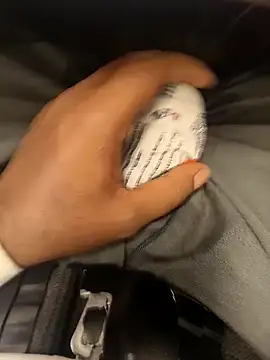 Snapshot of hotboy43339 chatting on 09.26.25 hotboy43339 online show from 09.26.25