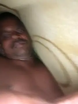 Snapshot of hotboy43339 chatting on 10.14.25 hotboy43339 online show from 10.14.25