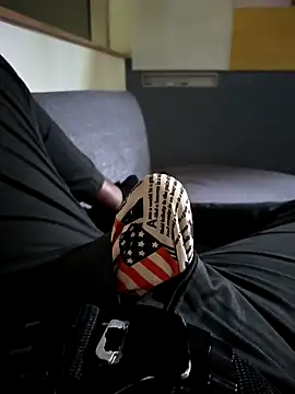 Snapshot of hotboy43339 chatting on 10.17.25 hotboy43339 online show from 10.17.25