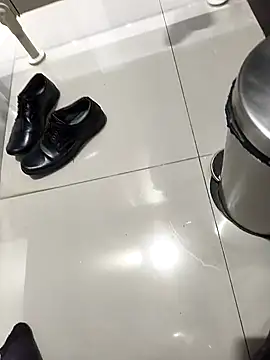 Snapshot of hotboy43339 chatting on 10.19.25 hotboy43339 online show from 10.19.25