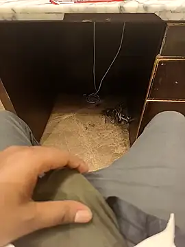 Snapshot of hotboy43339 chatting on 11.19.25 hotboy43339 online show from 11.19.25