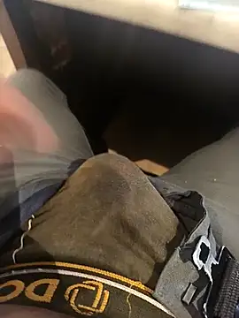 Snapshot of hotboy43339 chatting on 11.30.25 hotboy43339 online show from 11.30.25