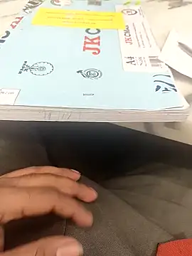 Snapshot of hotboy43339 chatting on 12.18.25 hotboy43339 online show from 12.18.25