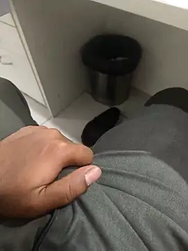 Snapshot of hotboy43339 chatting on 02.17.26 hotboy43339 online show from 02.17.26