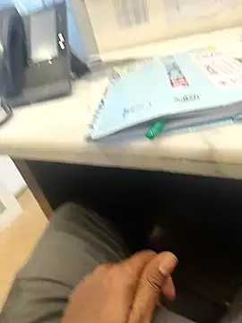 Snapshot of hotboy43339 chatting on 02.26.26 hotboy43339 online show from 02.26.26