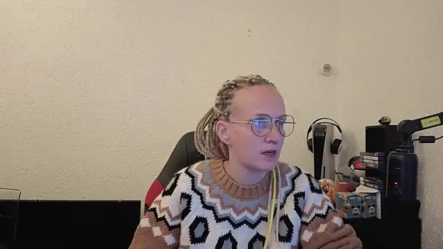 lisa yummi online show from 04.16.26