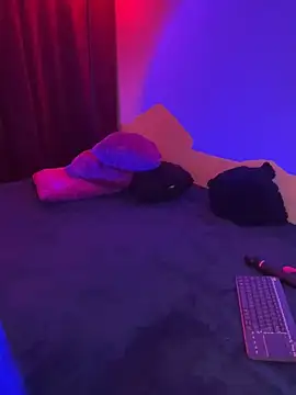 Snapshot of ZahaRose chatting on 10.31.25 ZahaRose online show from 10.31.25