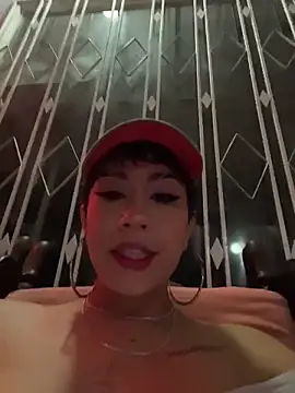 ZahaRose online show from 11.18.25