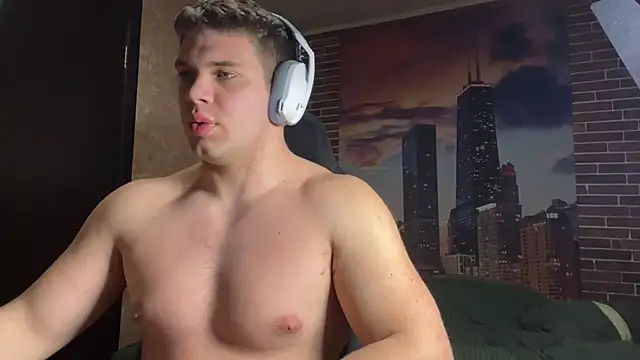 Snapshot of MusclePhantom chatting on 04.19.26 MusclePhantom online show from 04.19.26