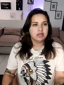 Snapshot of Laureen_se chatting on 07.15.26 Laureen se online show from 07.15.26