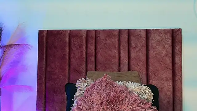 IvyJhons online show from 09.09.25