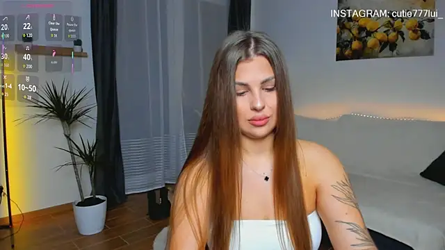 Cutie Lui online show from 10.06.25