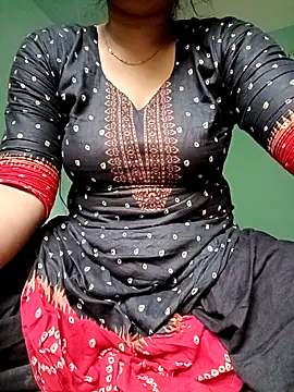 Snapshot of Rina-2 chatting on 10.10.25 Rina-2 online show from 10.10.25