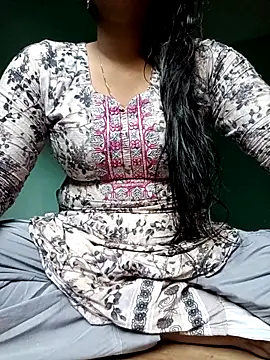 Snapshot of Rina-2 chatting on 10.21.25 Rina-2 online show from 10.21.25