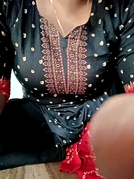 Snapshot of Rina-2 chatting on 11.12.25 Rina-2 online show from 11.12.25