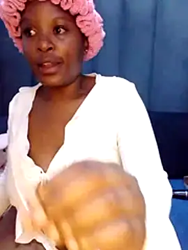 MrsMxx25 online show from 10.23.25