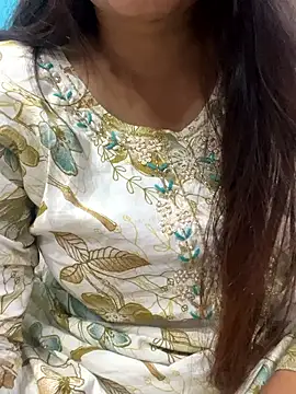 Snapshot of Naughty-Kamini chatting on 09.28.25 Naughty-Kamini online show from 09.28.25