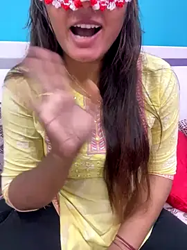 Snapshot of Naughty-Kamini chatting on 10.06.25 Naughty-Kamini online show from 10.06.25